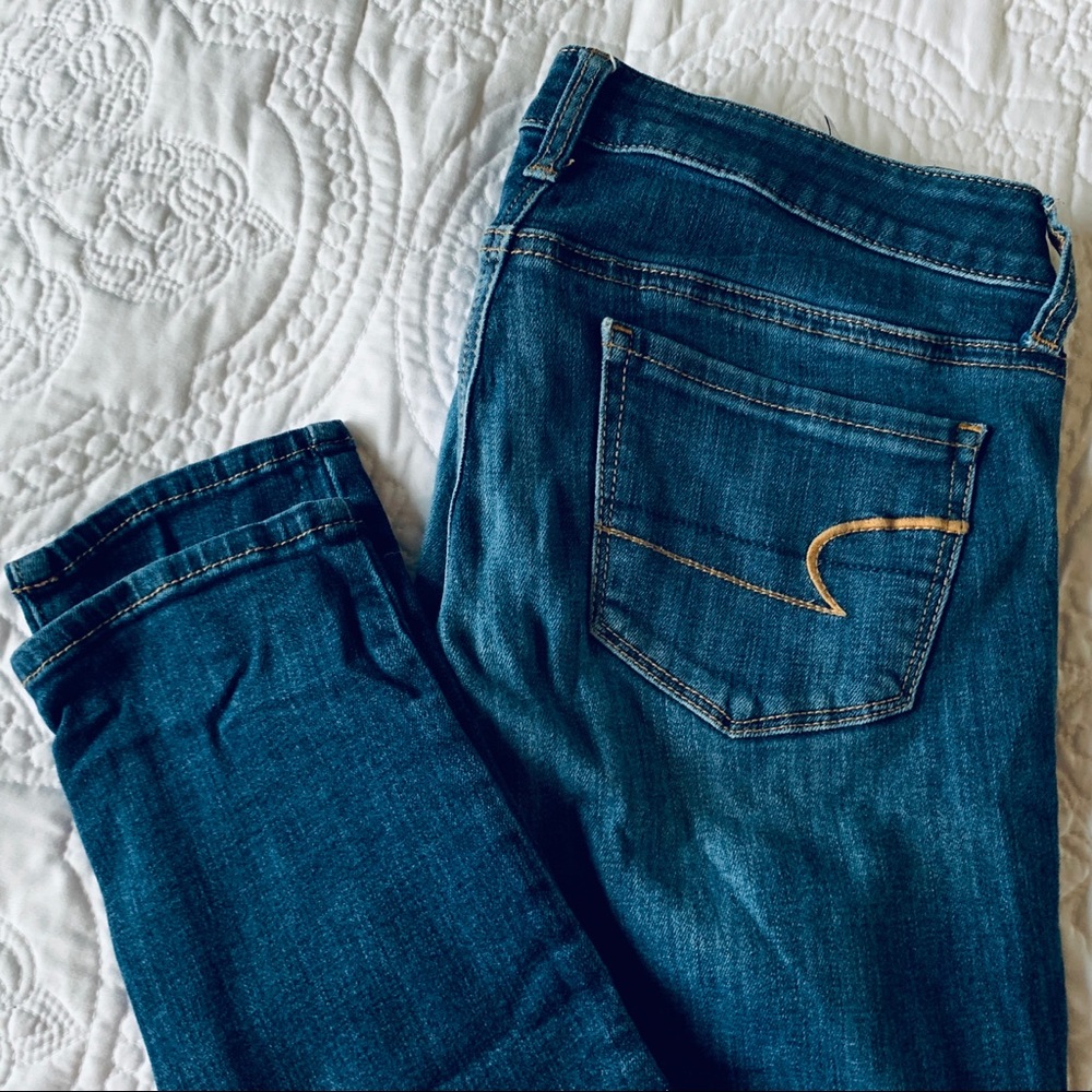 EUC AE Mid-Rise Mid-Wash Stretch Skinny Jeans